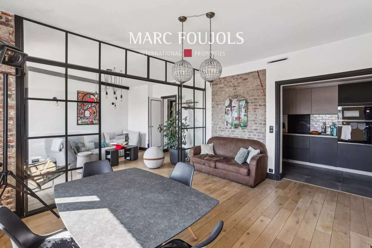 Appartement à PARIS-16E