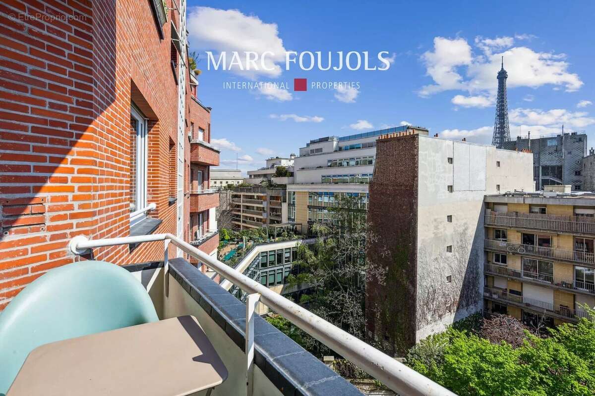 Appartement à PARIS-16E