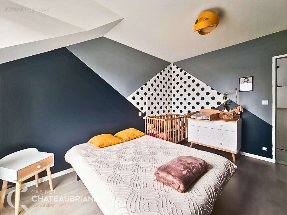 Maison à MONTREUIL-SUR-ILLE