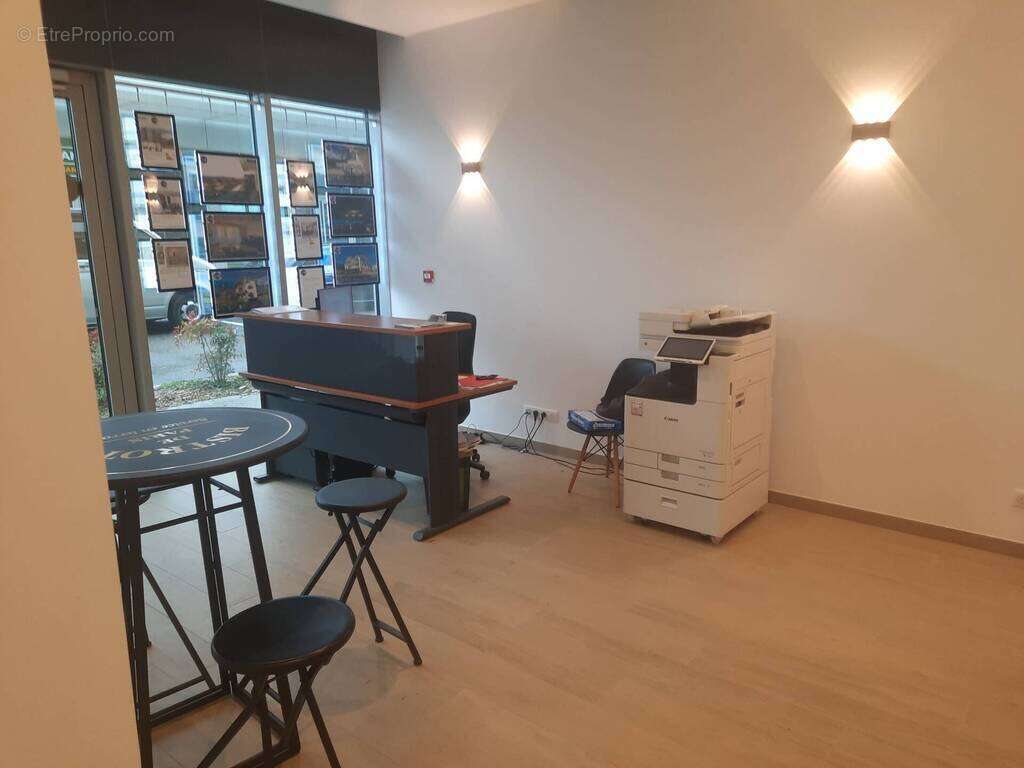 Commerce à SAINT-GENIS-POUILLY