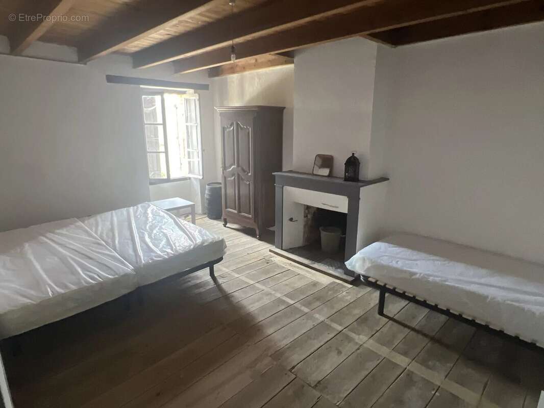 Maison à SAINT-SORNIN-LA-MARCHE