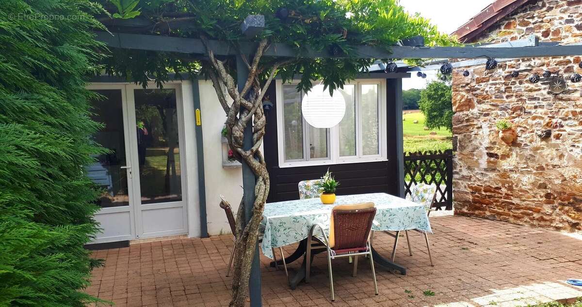 Maison à BUSSIERE-POITEVINE