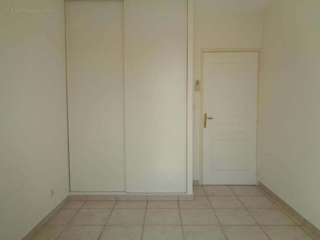   - Appartement à DRAGUIGNAN