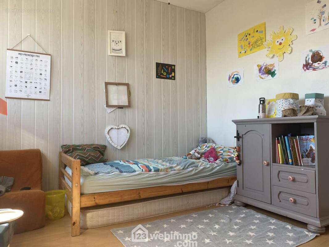 CHAMBRE 1 - Maison à LA ROCHE-SUR-YON