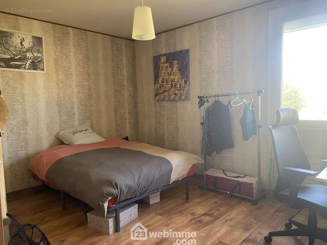 CHAMBRE 4 - Maison à LA ROCHE-SUR-YON