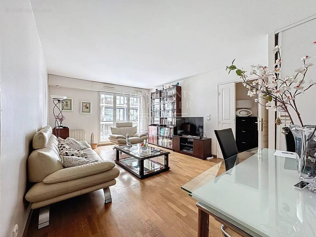 Appartement à PARIS-15E