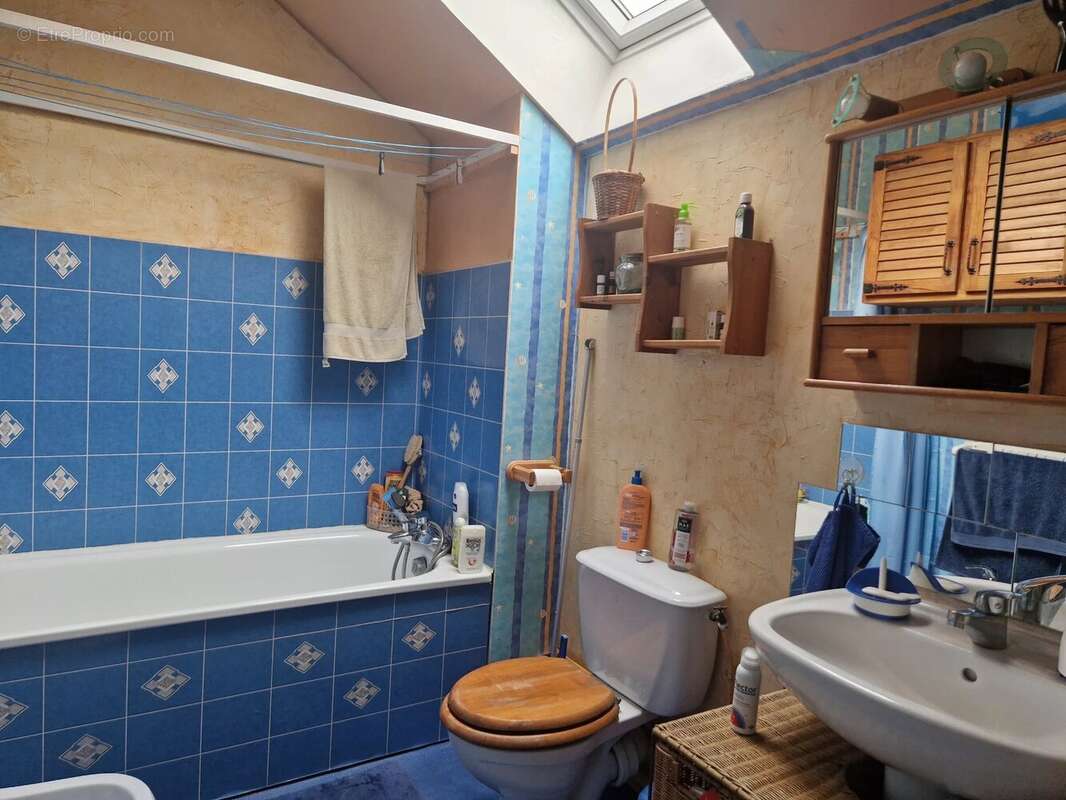 Maison à VOISINS-LE-BRETONNEUX