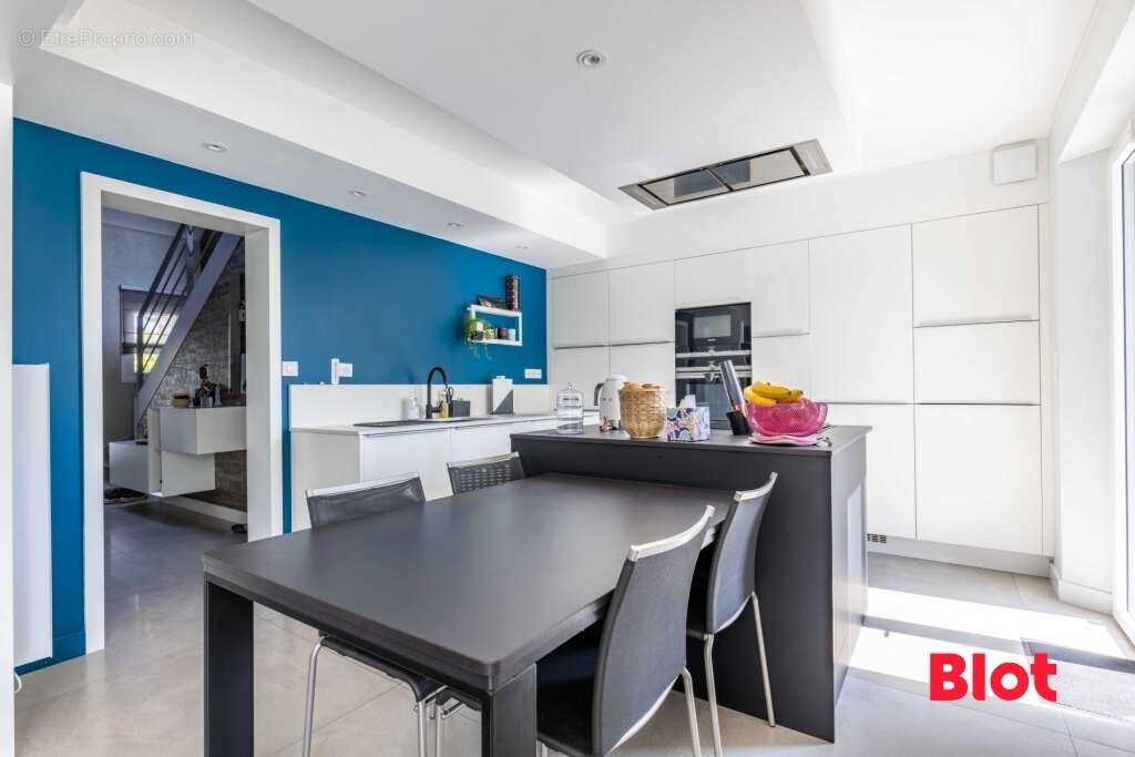 Maison à VERN-SUR-SEICHE