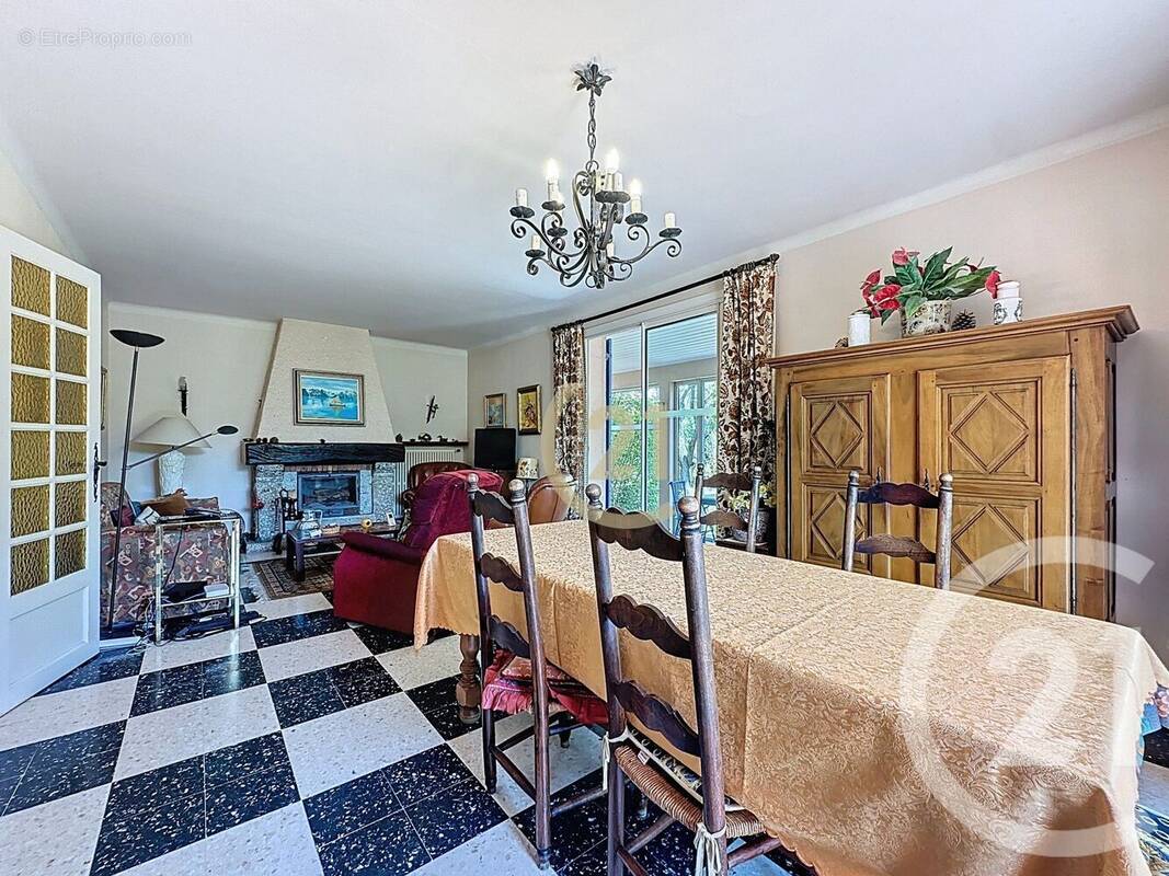 Maison à SAINT-JEAN-DE-VEDAS