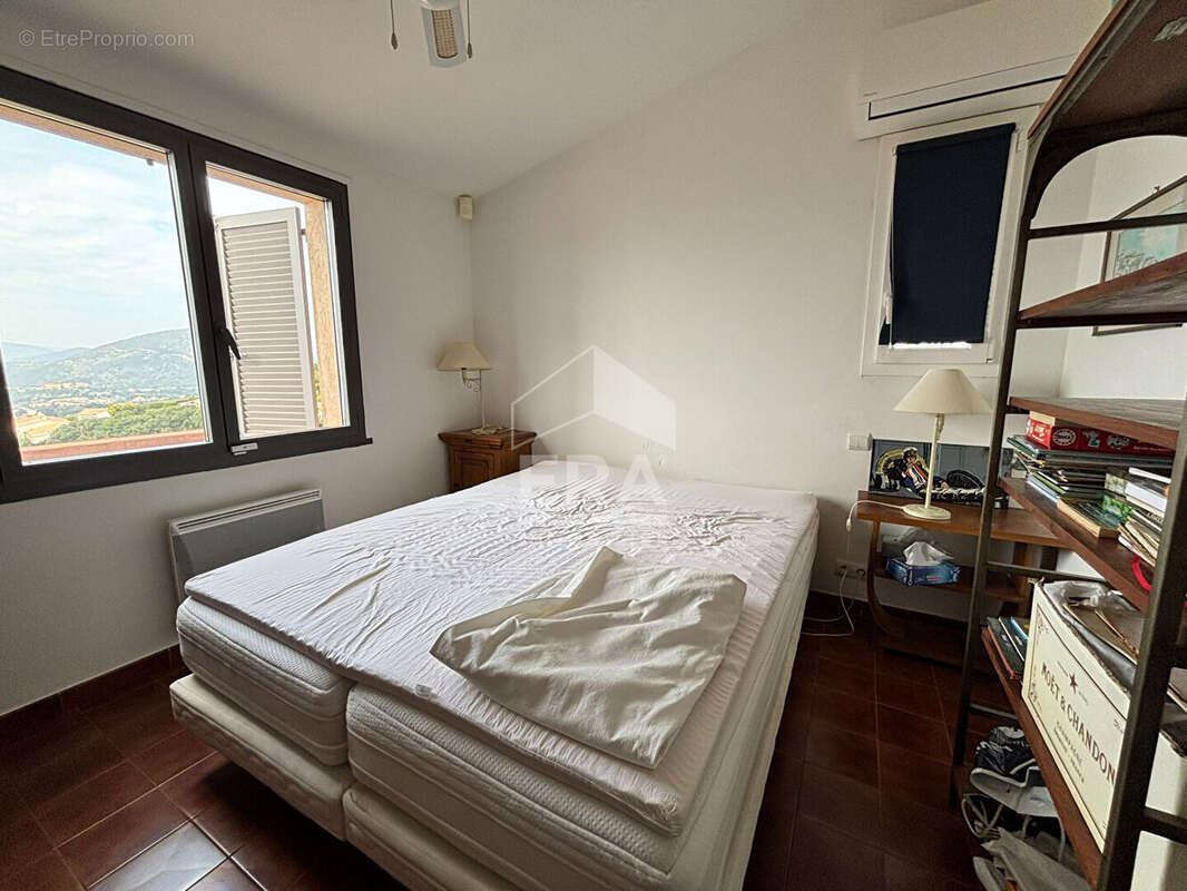 Maison à ROQUEBRUNE-SUR-ARGENS