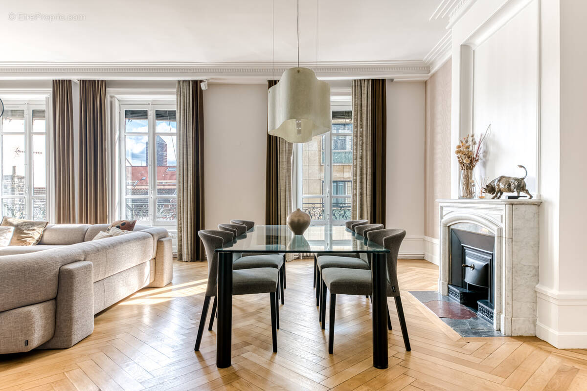 Appartement à LYON-6E