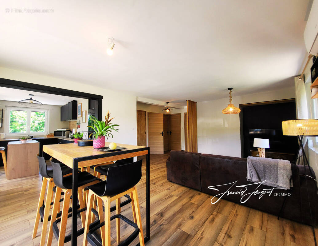 Appartement à ALBY-SUR-CHERAN