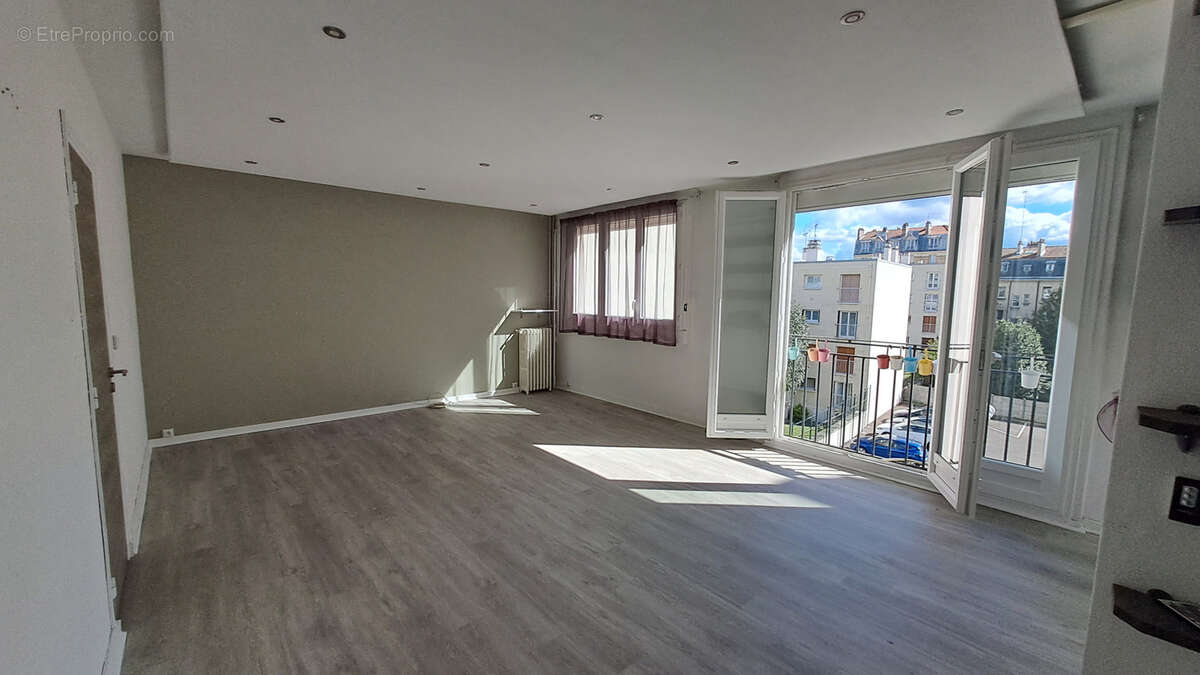 Appartement à LE PERREUX-SUR-MARNE