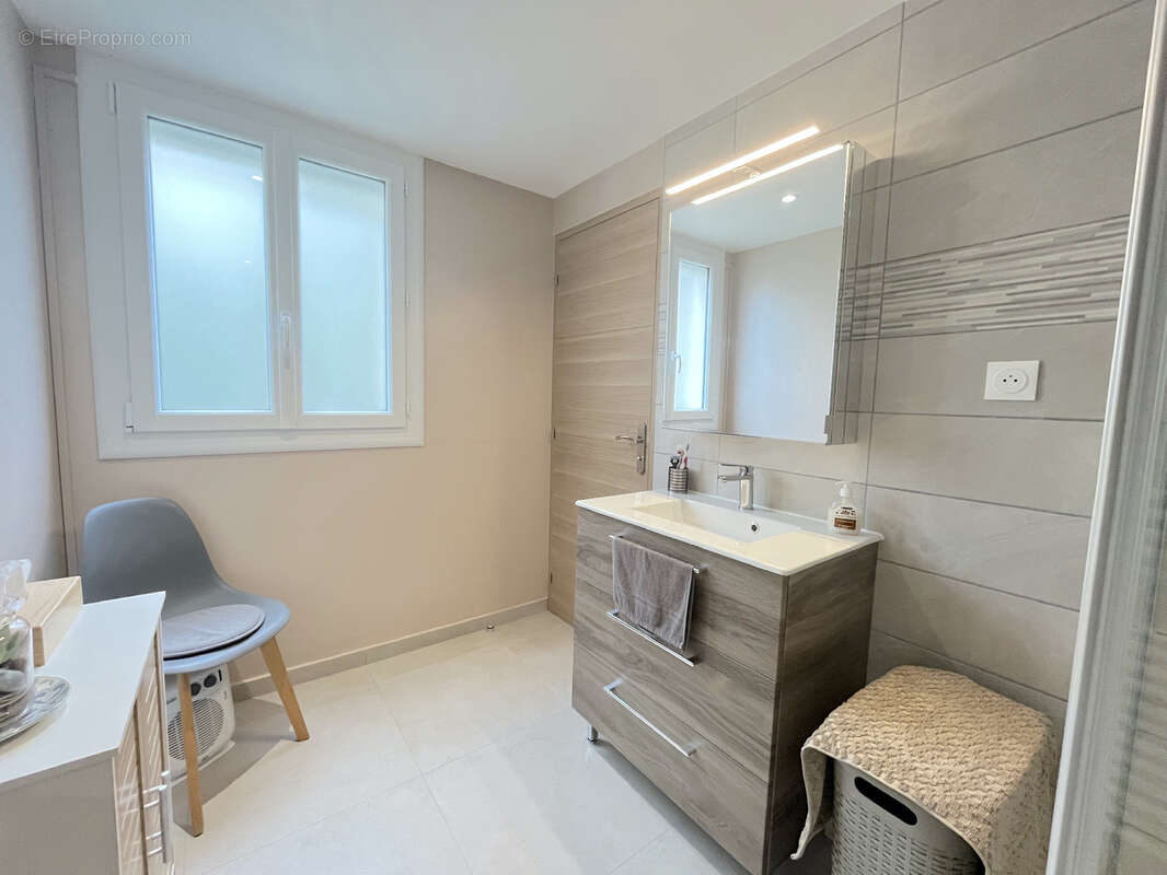 Appartement à SIX-FOURS-LES-PLAGES