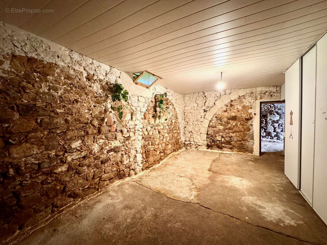 Maison à MONTREDON-DES-CORBIERES