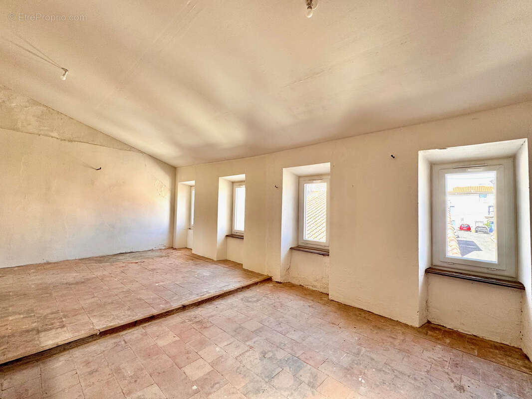 Maison à MONTREDON-DES-CORBIERES