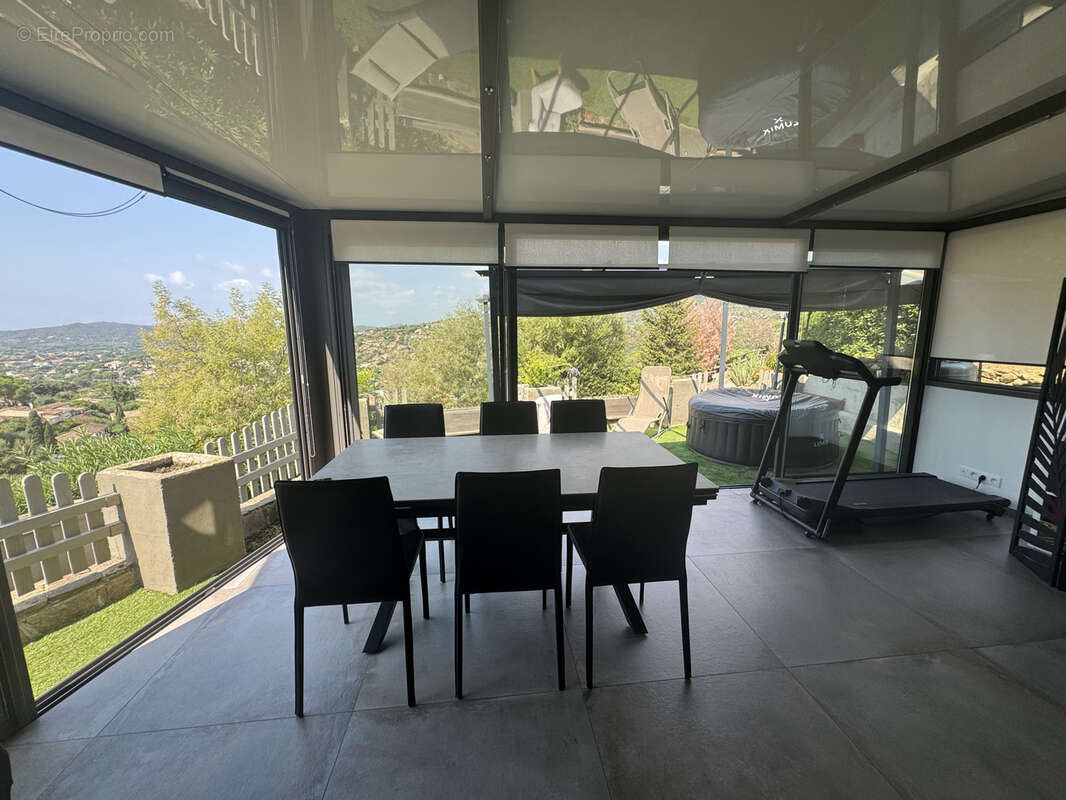 Maison à BORMES-LES-MIMOSAS