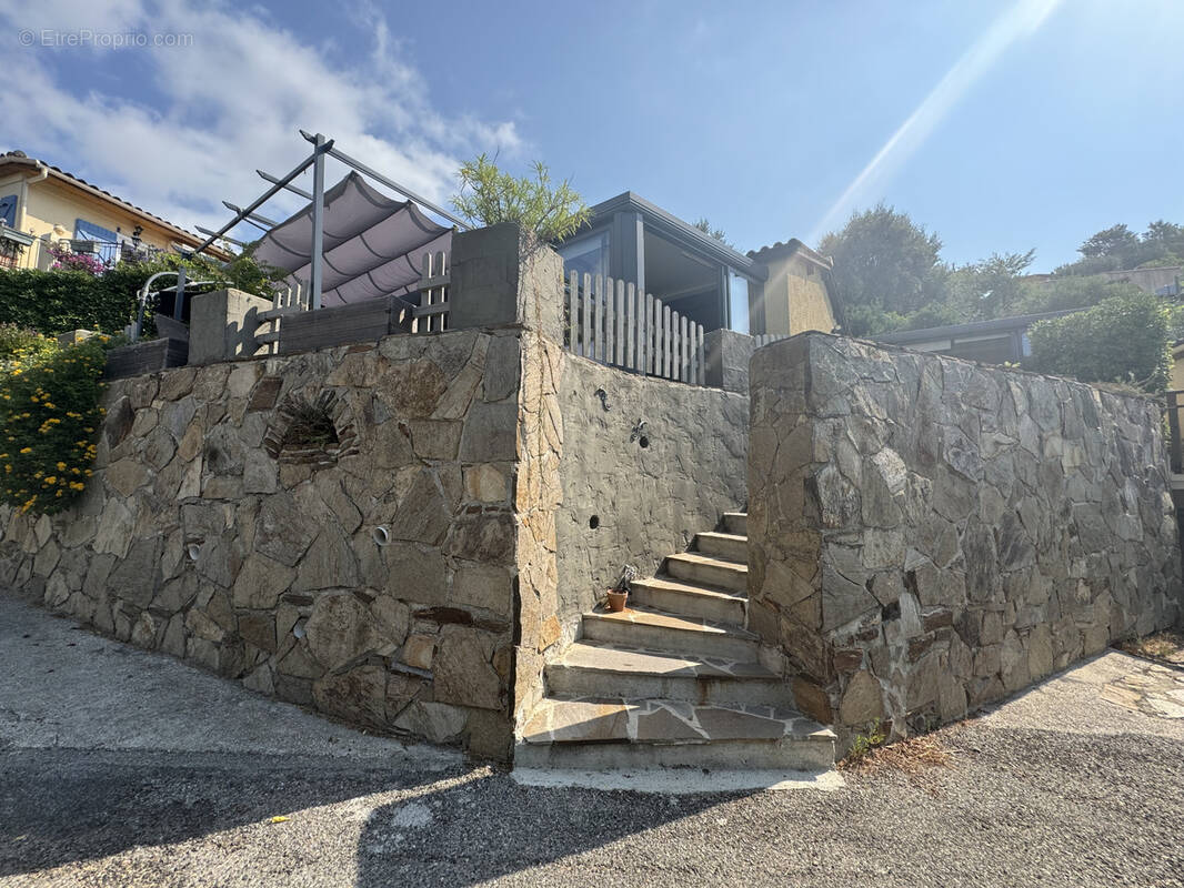 Maison à BORMES-LES-MIMOSAS