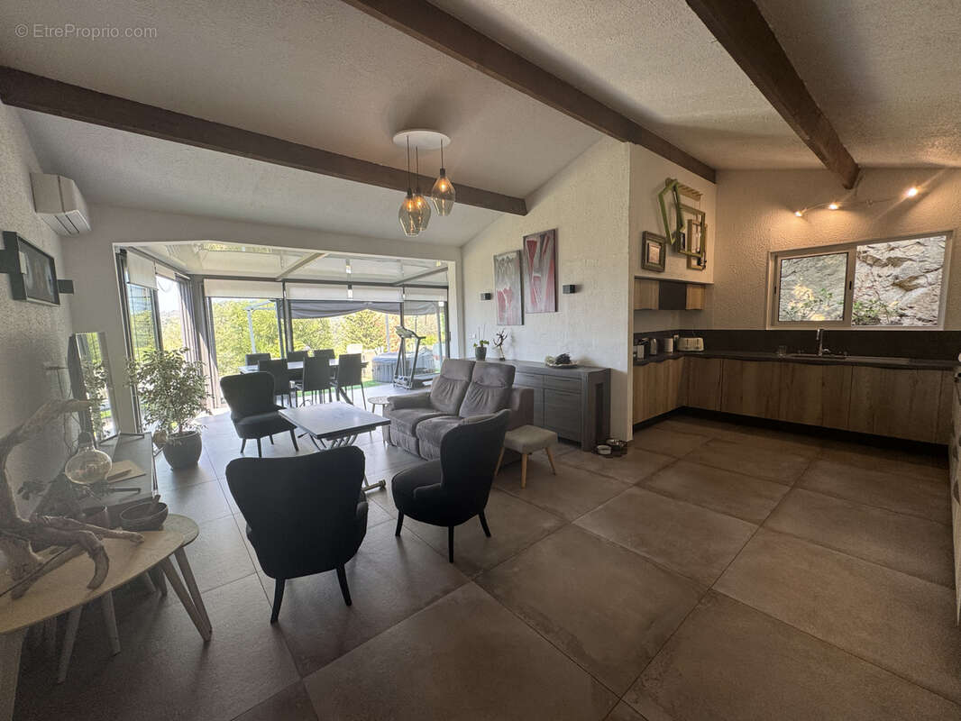 Maison à BORMES-LES-MIMOSAS