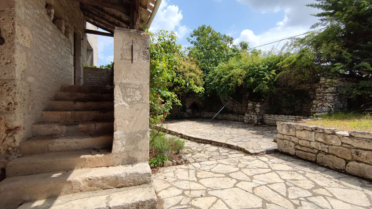 Maison à BAGAT-EN-QUERCY