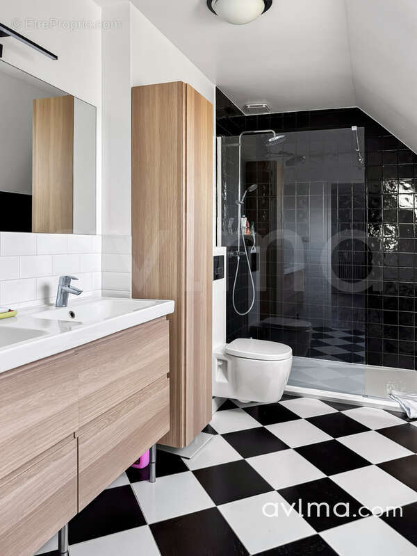 Maison à SAINT-NOM-LA-BRETECHE