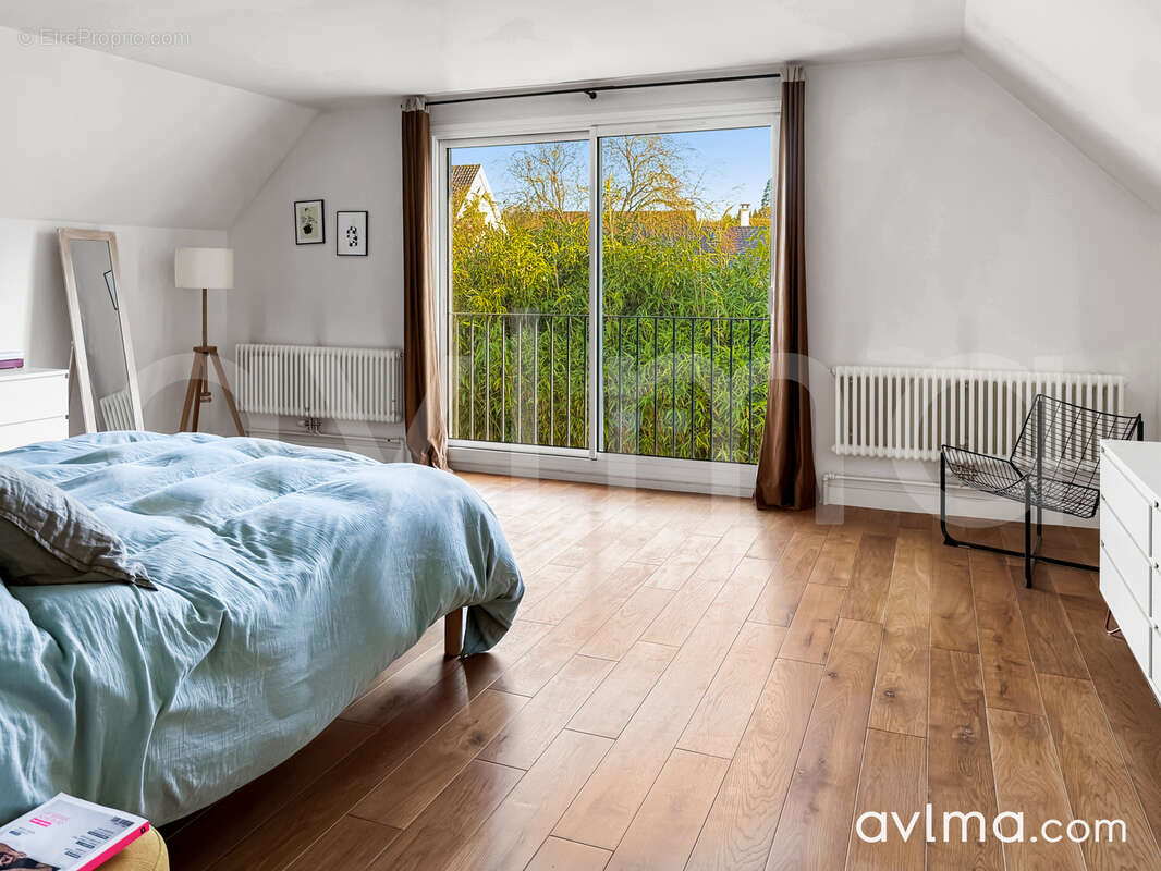 Maison à SAINT-NOM-LA-BRETECHE