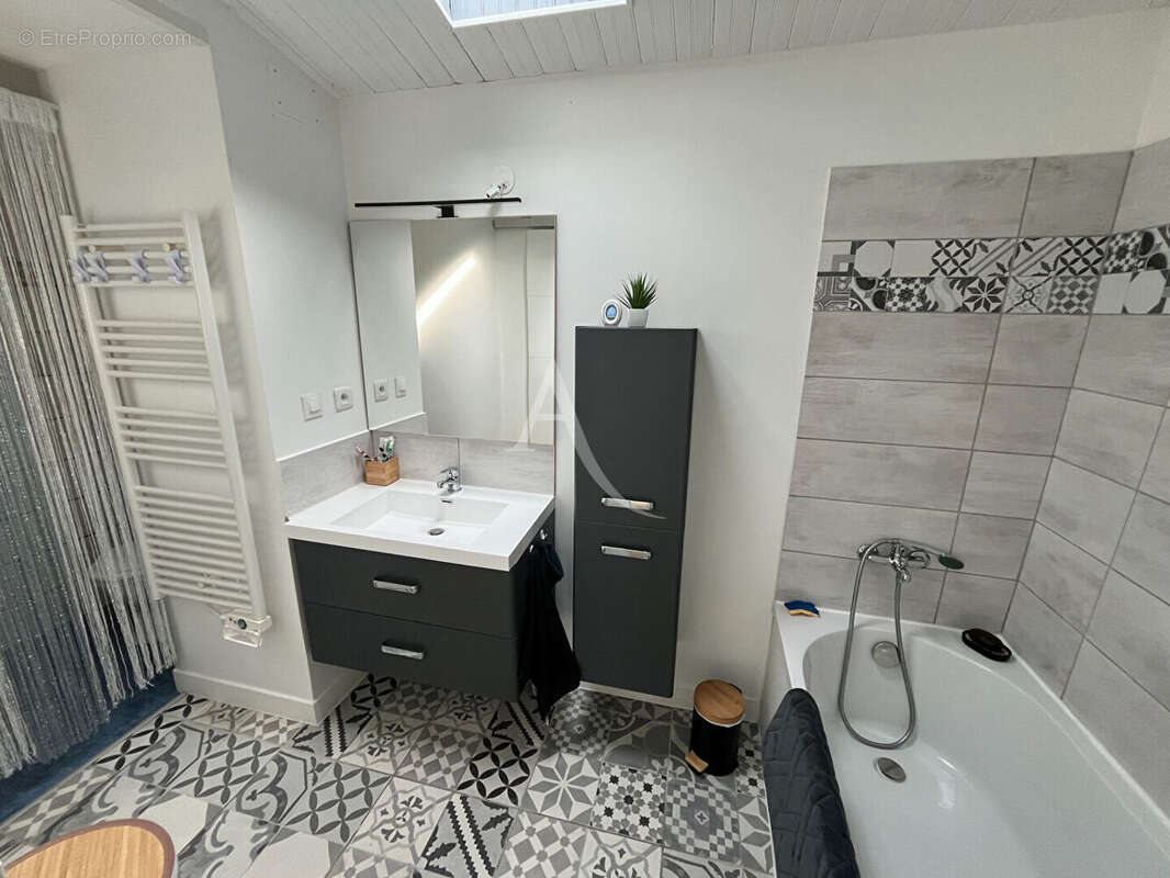 Maison à MOUTIERS-LES-MAUXFAITS