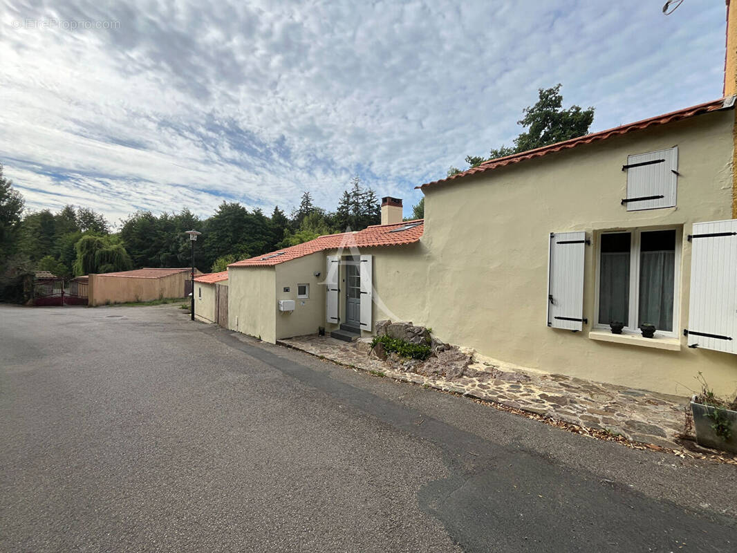 Maison à MOUTIERS-LES-MAUXFAITS