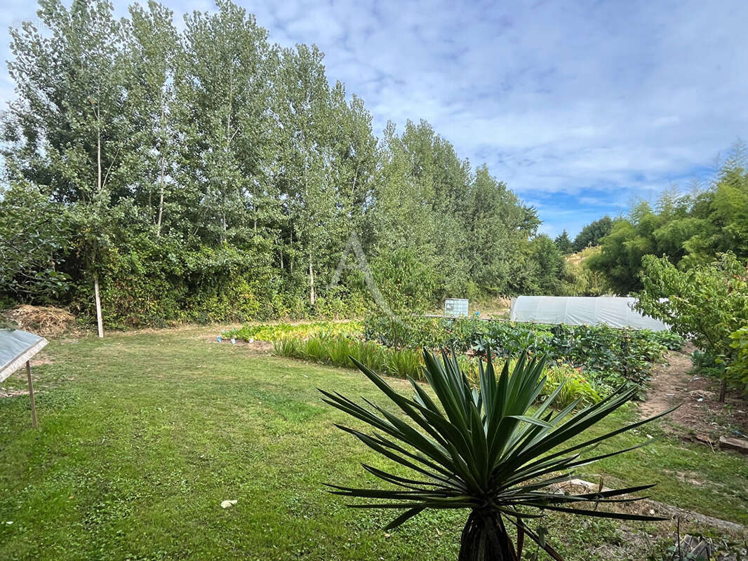 Maison à MOUTIERS-LES-MAUXFAITS