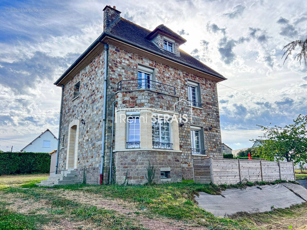 Maison à AUNAY-SUR-ODON