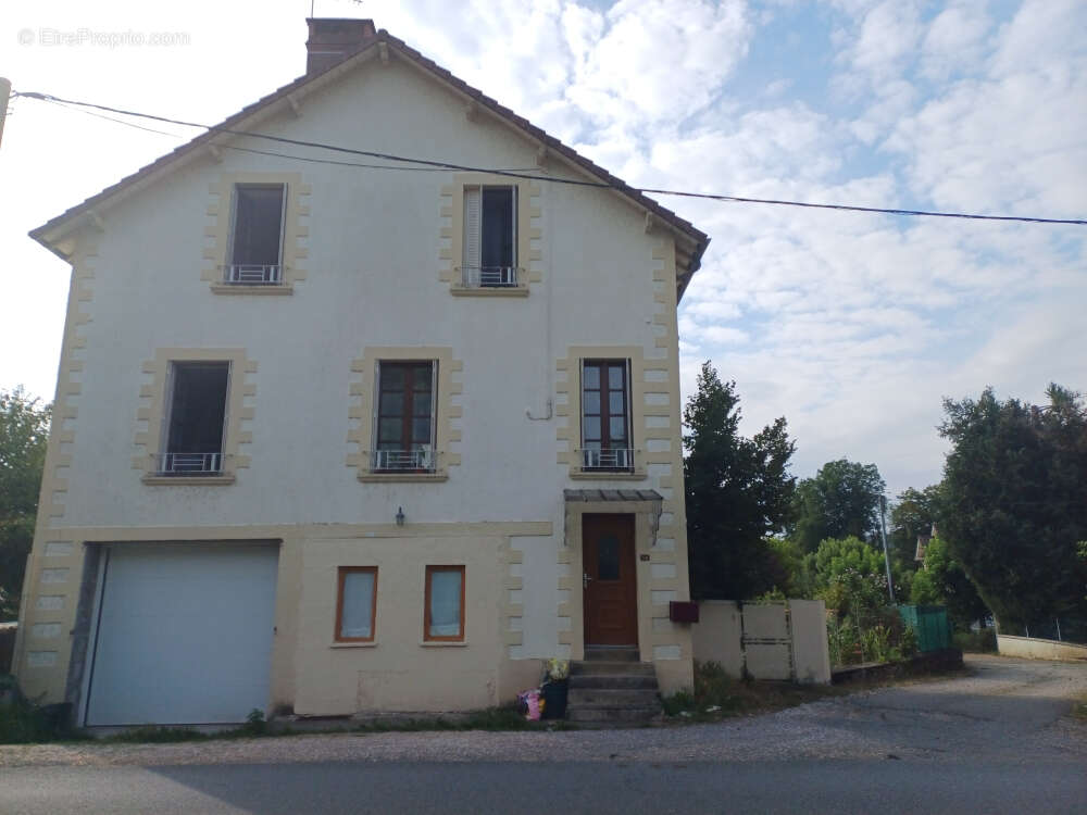 Maison à BAGNAC-SUR-CELE