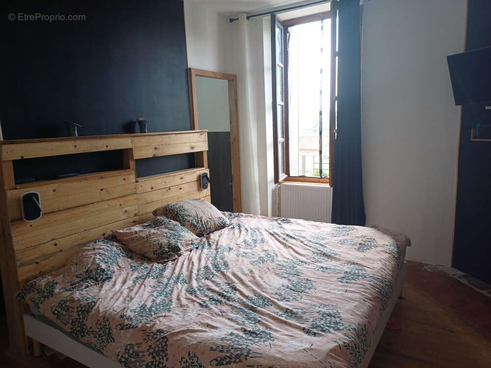 Maison à BAGNAC-SUR-CELE