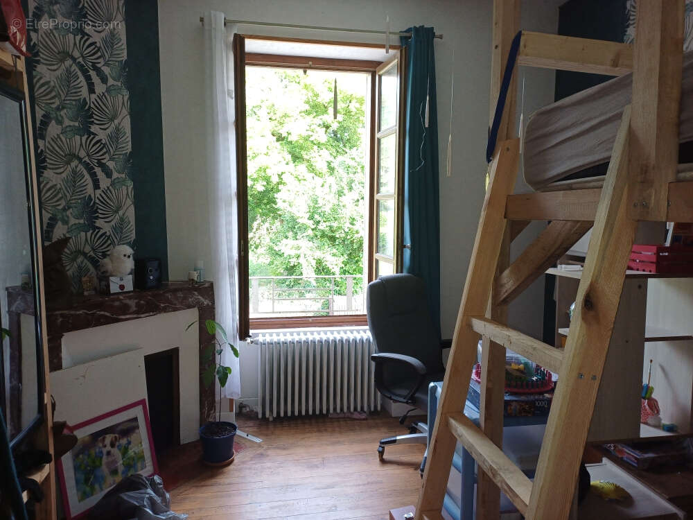 Maison à BAGNAC-SUR-CELE