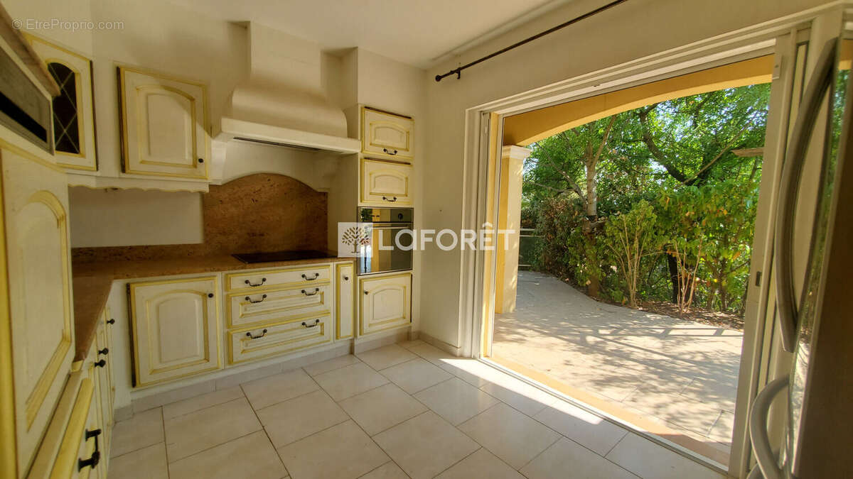 Maison à SAINT-MAXIMIN-LA-SAINTE-BAUME