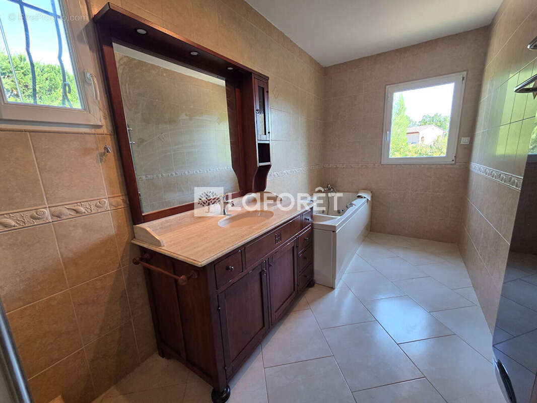 Maison à SAINT-MAXIMIN-LA-SAINTE-BAUME