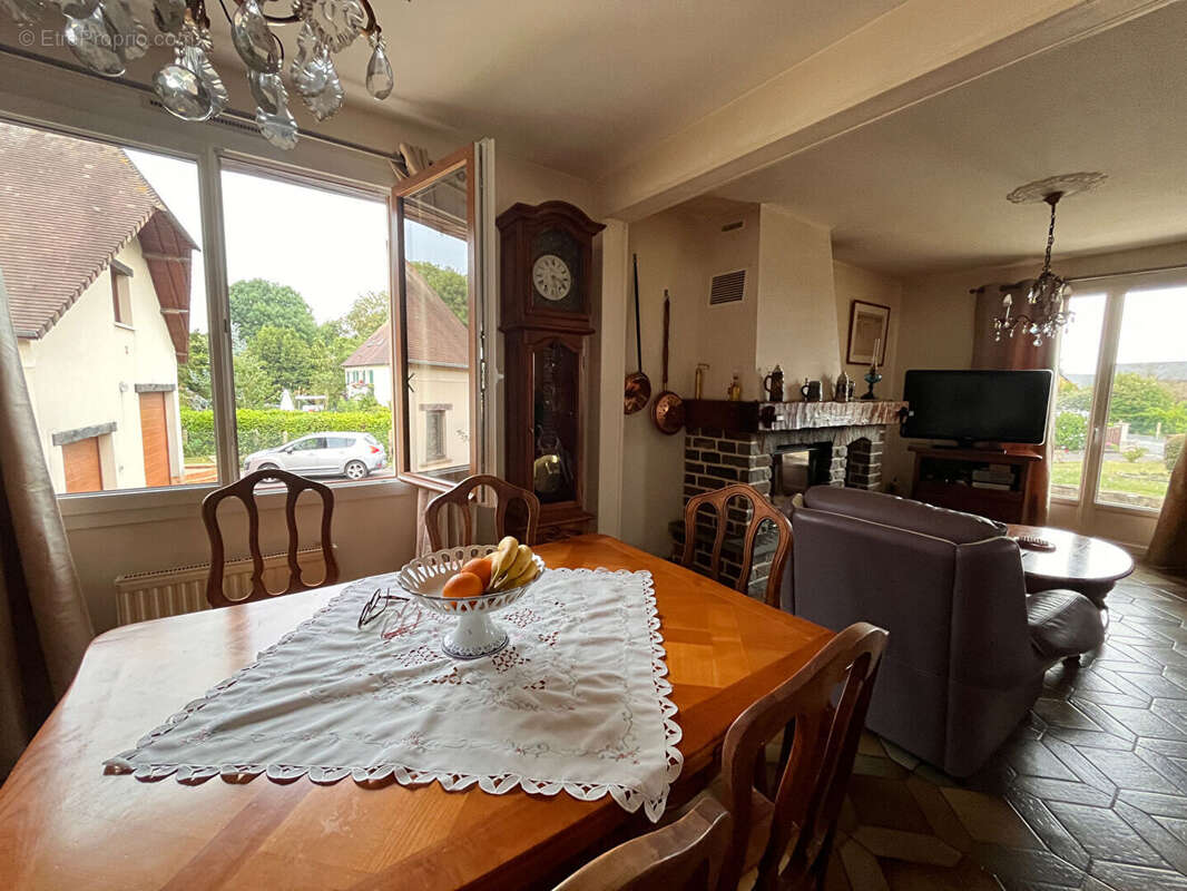 Maison à MEZIDON-CANON