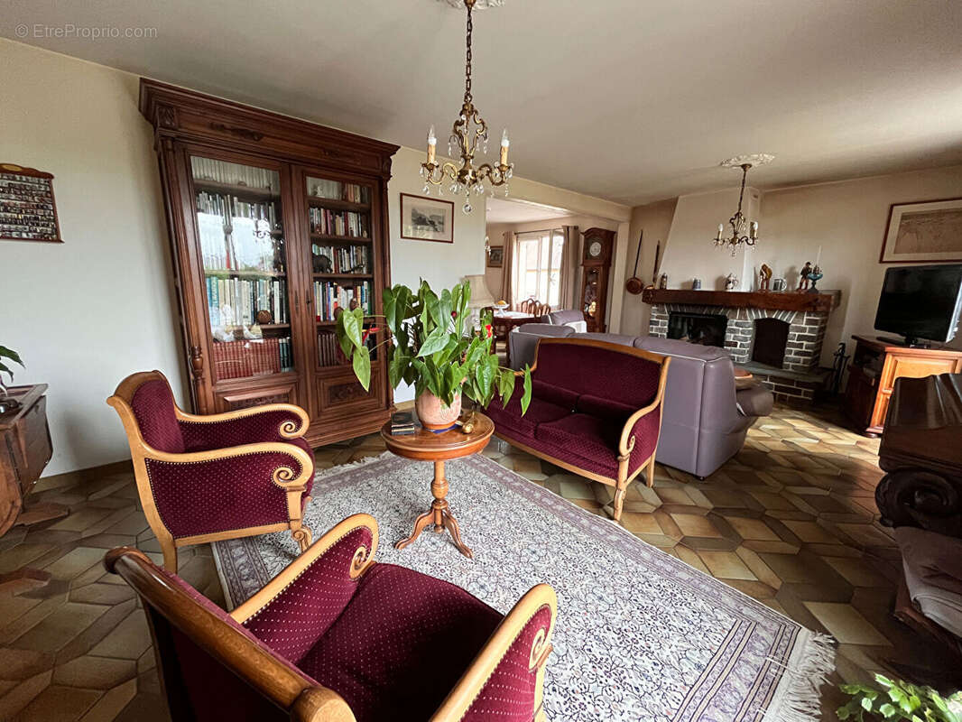 Maison à MEZIDON-CANON