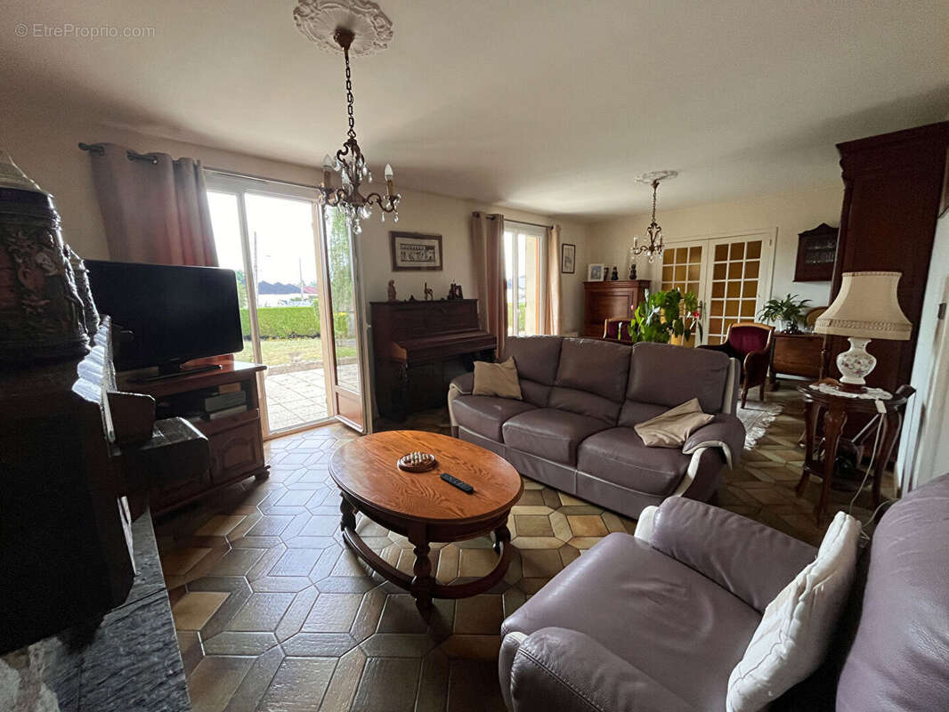 Maison à MEZIDON-CANON