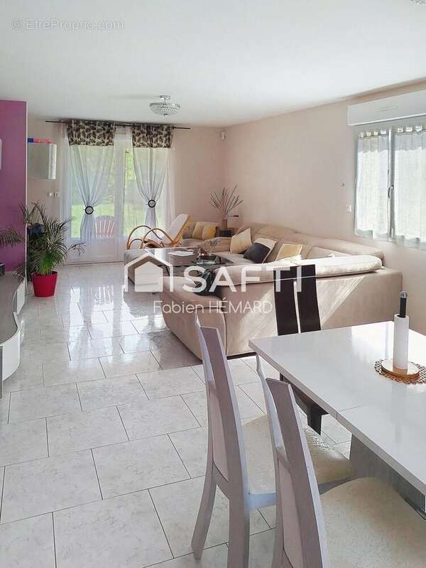 Photo 3 - Maison à ROMILLY-SUR-SEINE