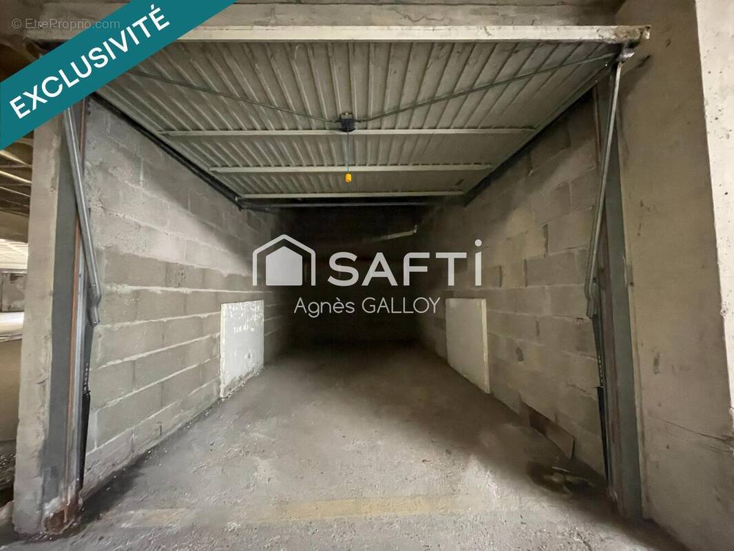 Photo 1 - Parking à MAUREPAS