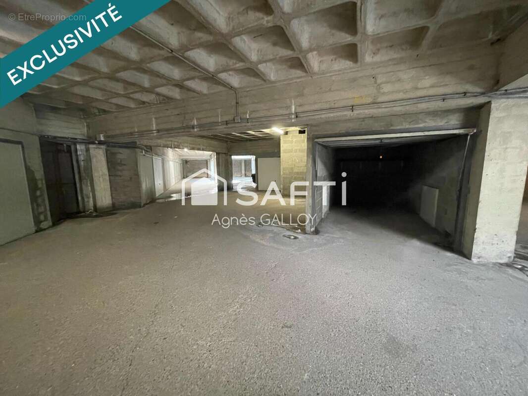 Photo 2 - Parking à MAUREPAS