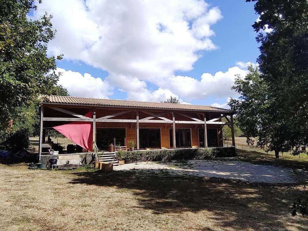 Photo 2 - Maison à SAINT-BONNET-SUR-GIRONDE