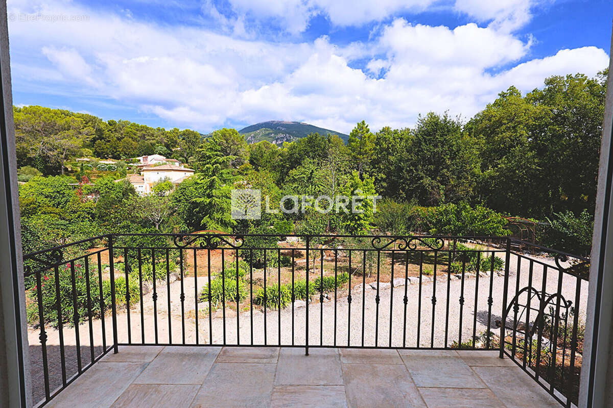 Maison à ROQUEFORT-LES-PINS