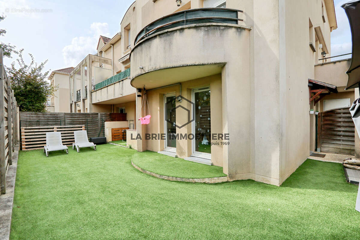 Appartement à MOISSY-CRAMAYEL