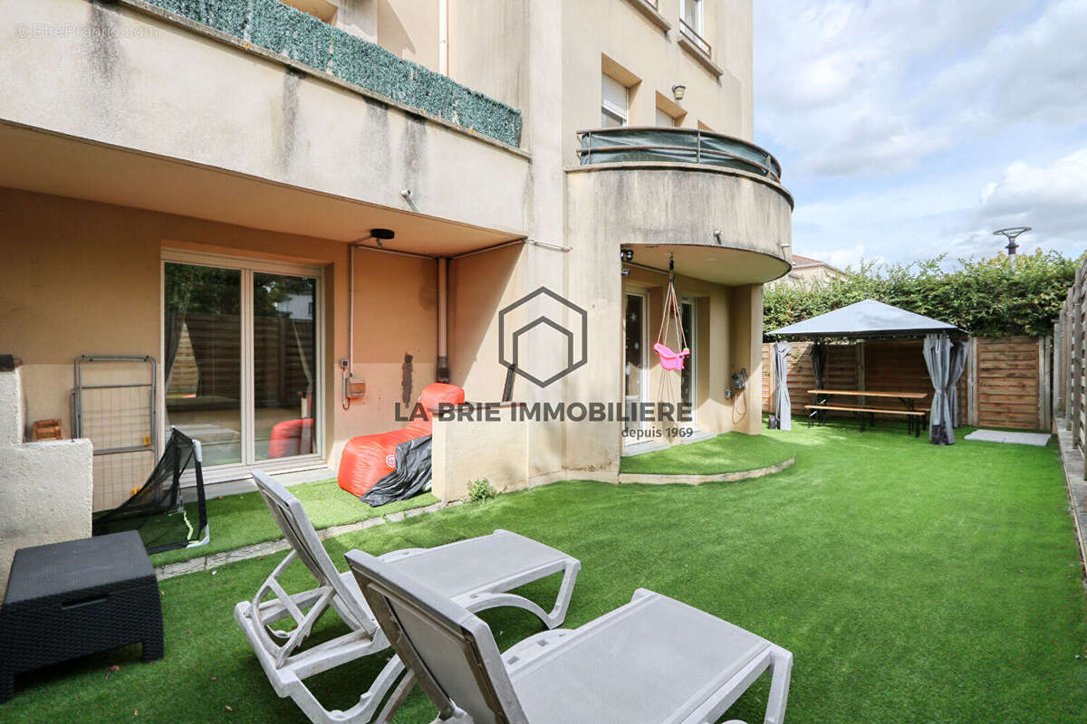 Appartement à MOISSY-CRAMAYEL