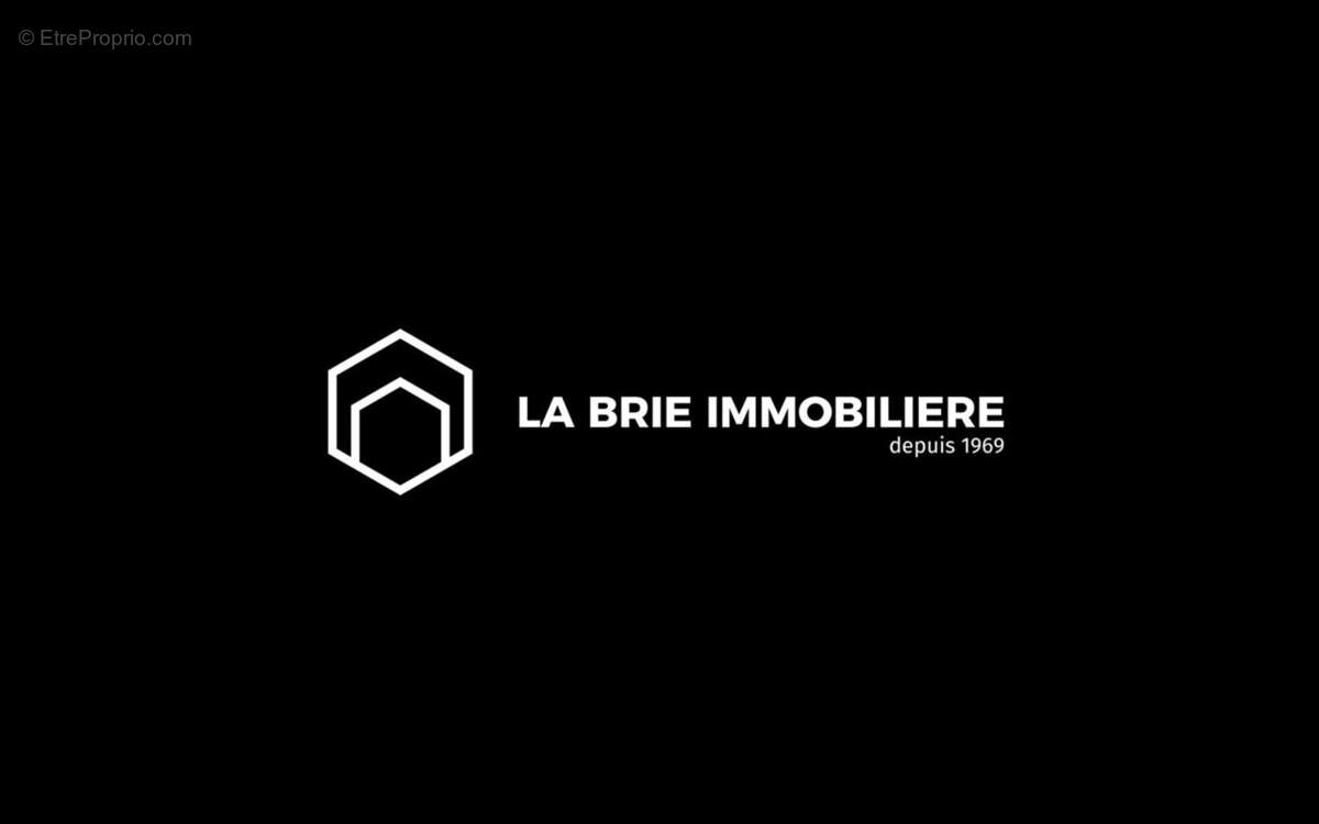 Appartement à MOISSY-CRAMAYEL