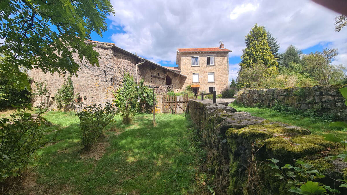 Maison à SAINT-PAL-DE-MONS