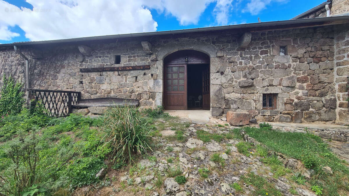 Maison à SAINT-PAL-DE-MONS