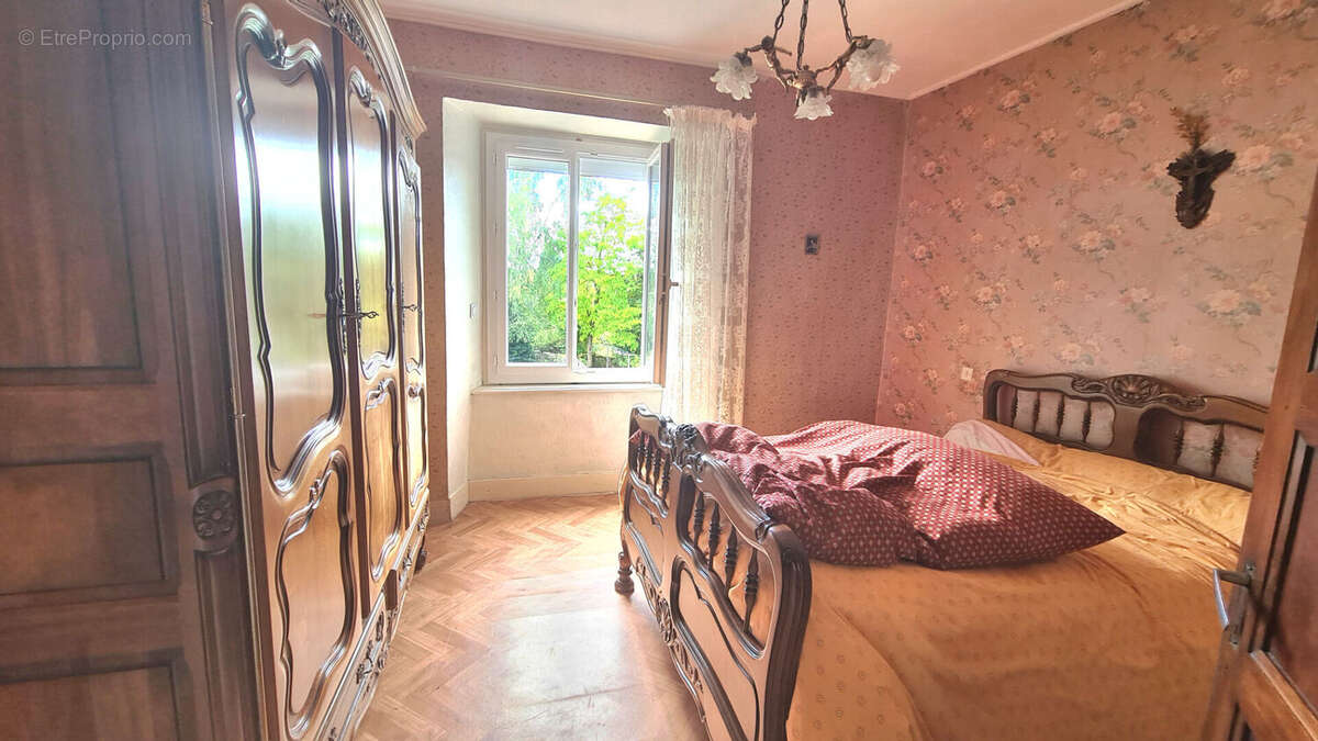 Maison à SAINT-PAL-DE-MONS