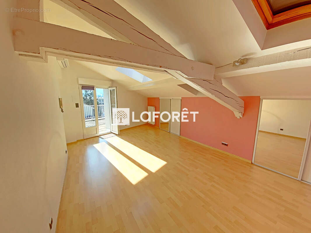 Appartement à SAINT-ETIENNE